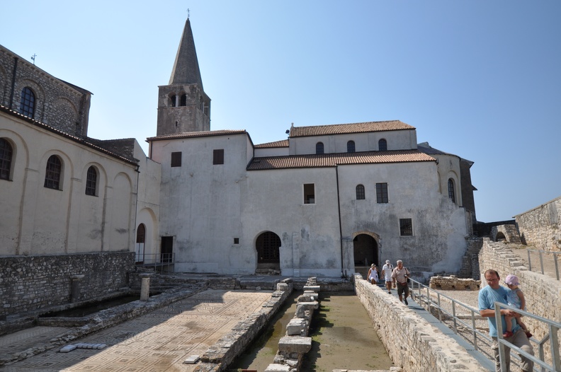 Basilica Mosaic Courtyard2